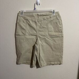 D&CO khaki shorts